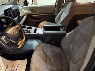 2021 Toyota Sienna LE