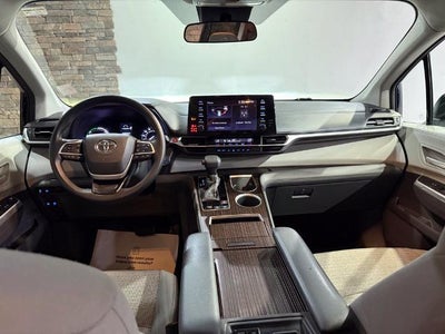 2021 Toyota Sienna LE