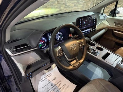 2021 Toyota Sienna LE