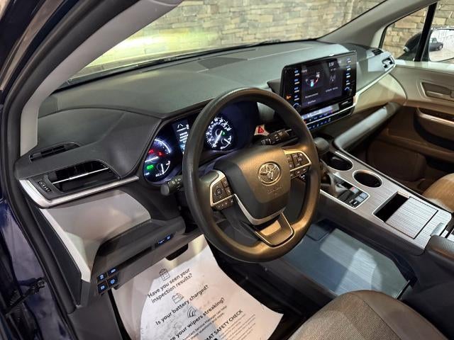 2021 Toyota Sienna LE