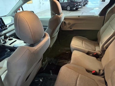 2021 Toyota Sienna LE
