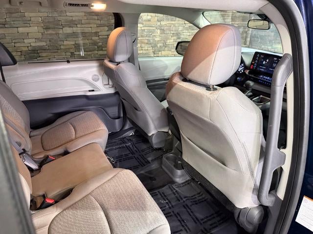 2021 Toyota Sienna LE