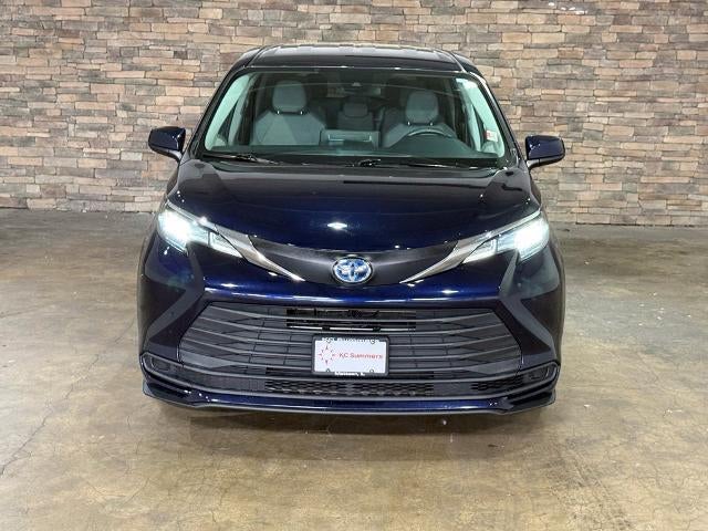 2021 Toyota Sienna LE