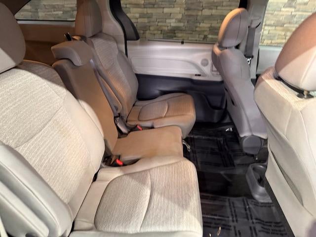 2021 Toyota Sienna LE