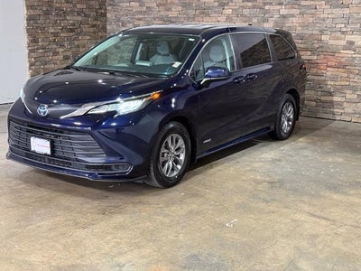 2021 Toyota Sienna LE