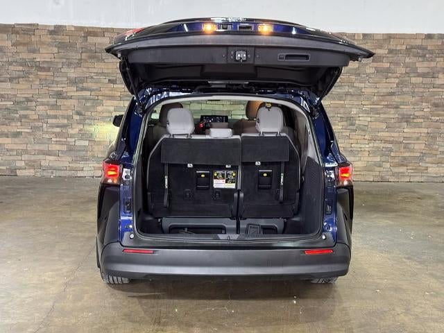 2021 Toyota Sienna LE