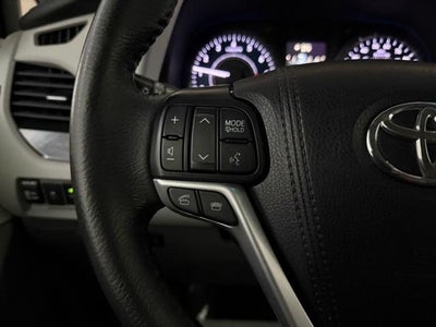2017 Toyota Sienna XLE Auto Access Seat