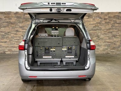 2017 Toyota Sienna XLE Auto Access Seat