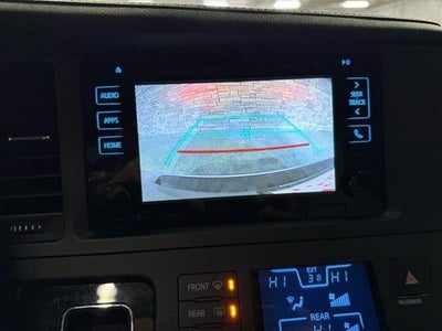 2017 Toyota Sienna XLE Auto Access Seat