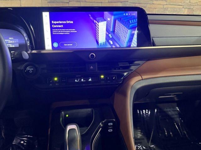 2025 Toyota Crown Signia XLE