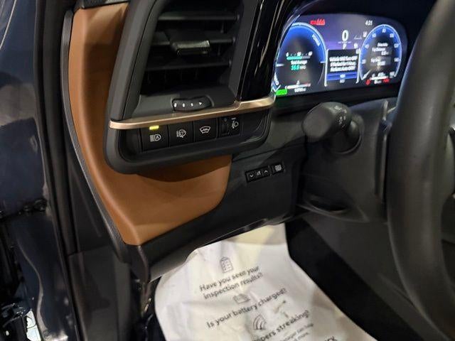 2025 Toyota Crown Signia XLE