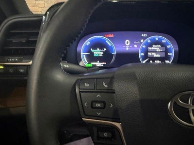 2025 Toyota Crown Signia XLE