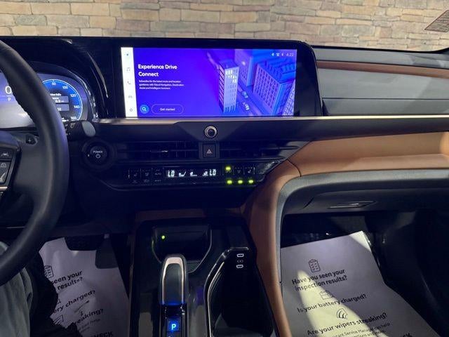 2025 Toyota Crown Signia XLE