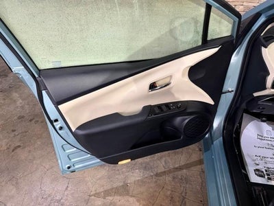 2022 Toyota Prius L Eco