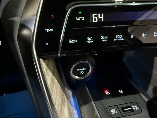 2024 Toyota Venza LE