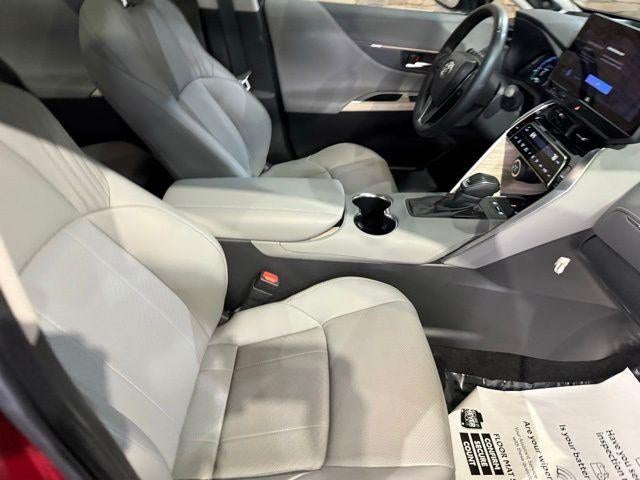2024 Toyota Venza LE