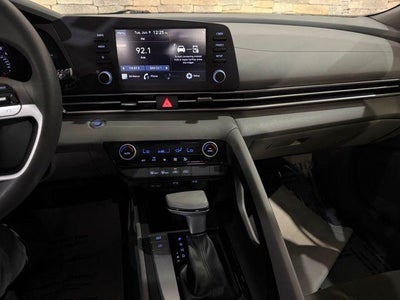 2022 Hyundai Elantra SEL
